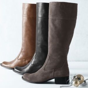 Born Asbee boots in grey leather